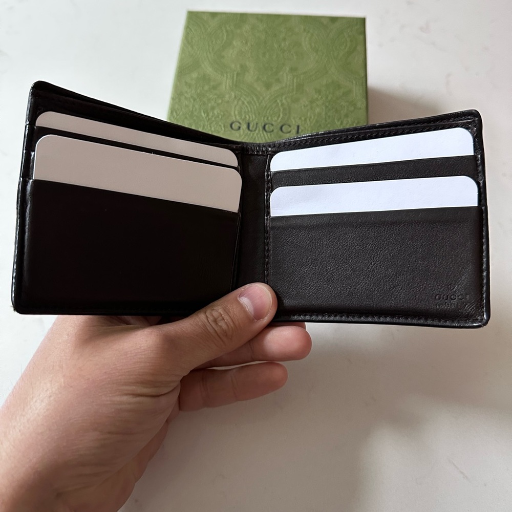 Gucci - Picture 2 of 7